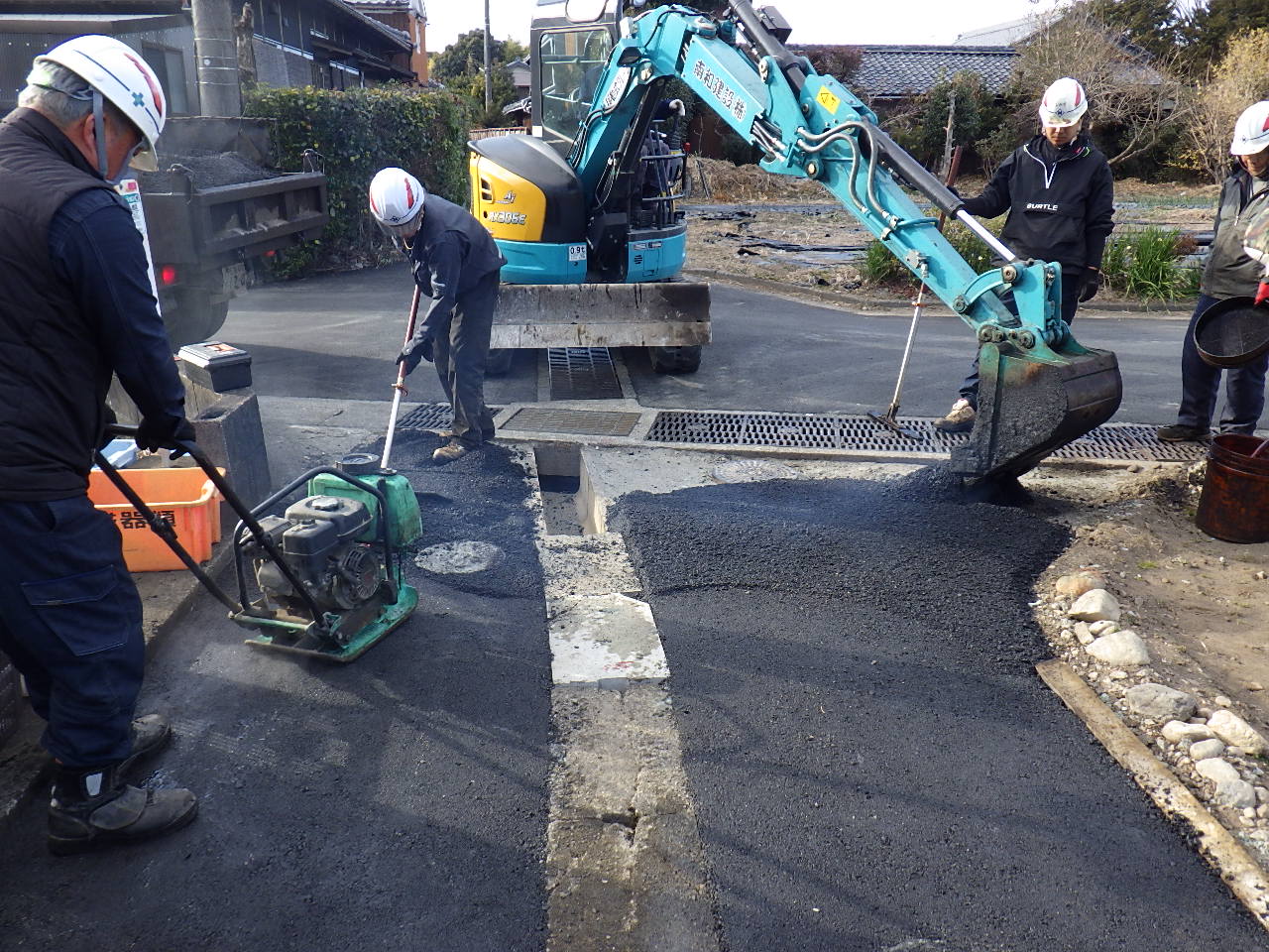 伊勢市上地町｜市道上地19号線ほか 舗装復旧工事（令和6年度 水第13号）(2)